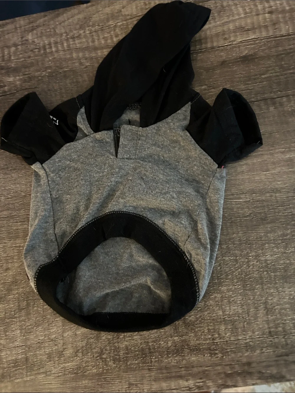 Eagles Tee for your pup in Gray & Black